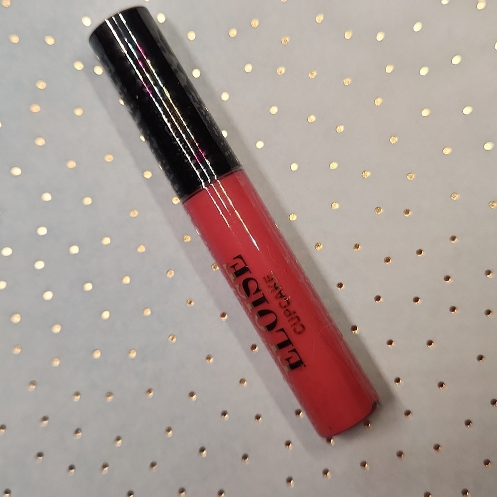 Eloise lipgloss in Cupcake. Sealed. New. 3ml